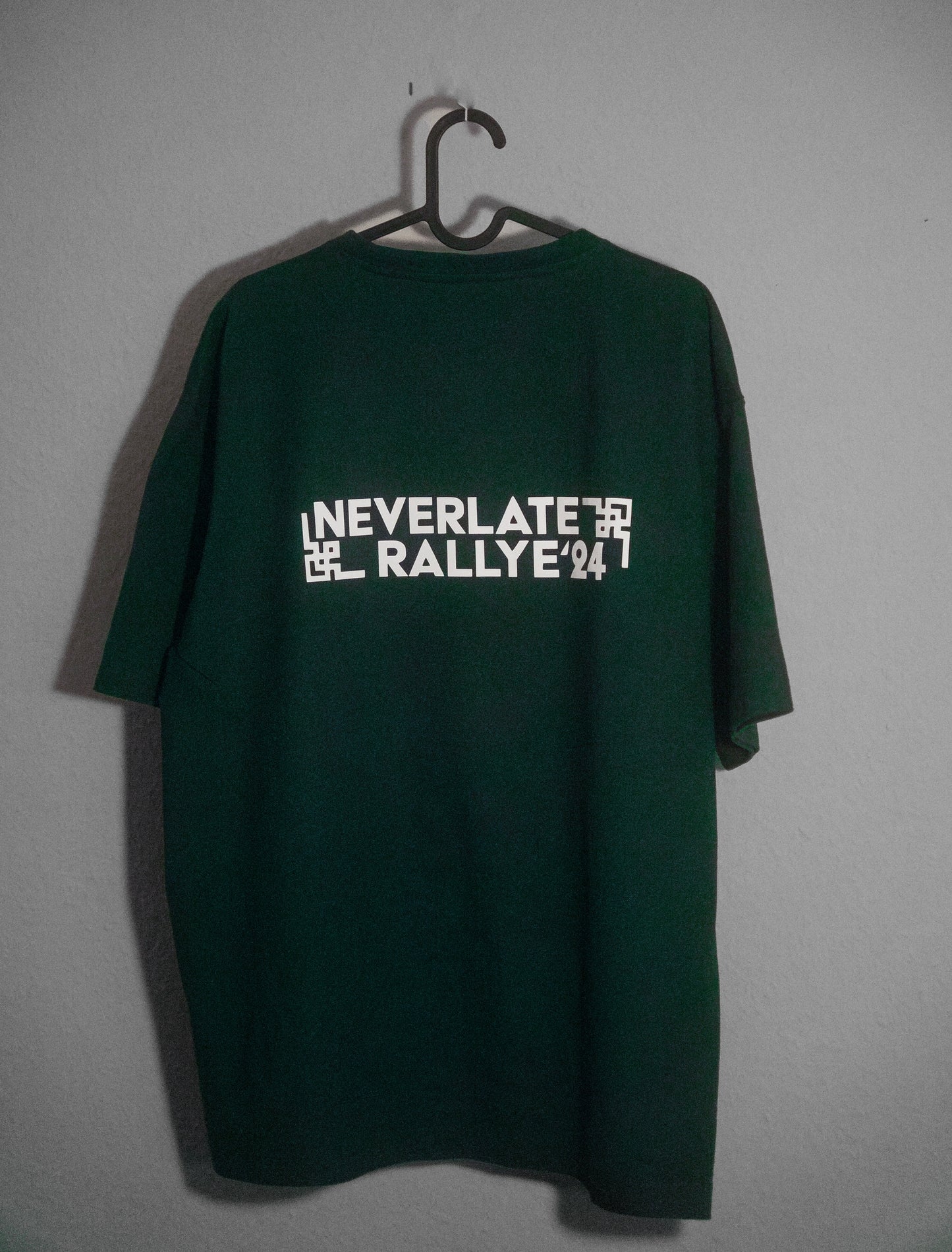 NEVERLATE RALLYE '24 T-Shirt